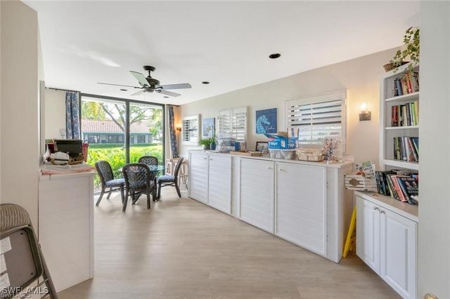 551 Beachwalk CIR 85-0, Naples, FL 34108