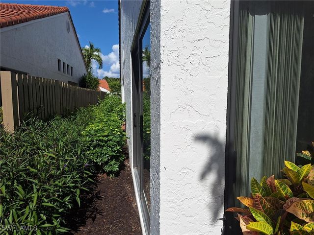 551 Beachwalk CIR 85-0, Naples, FL 34108