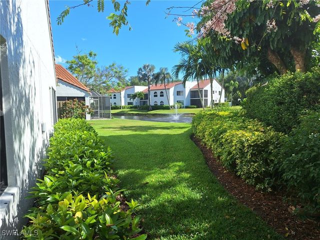 551 Beachwalk CIR 85-0, Naples, FL 34108