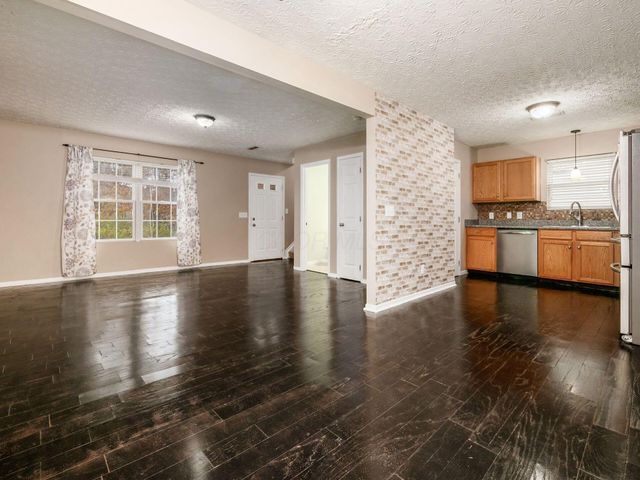 8749 Olenmead Drive, Lewis Center, OH 43035