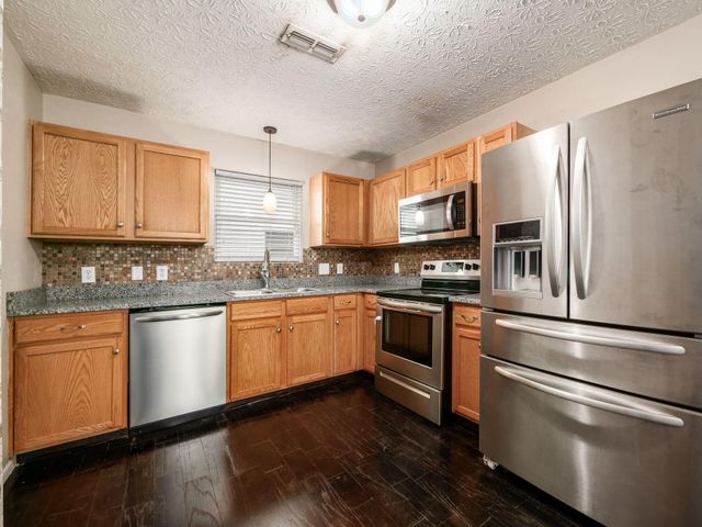 8749 Olenmead Drive, Lewis Center, OH 43035