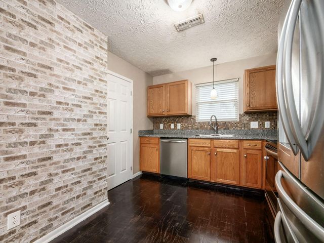 8749 Olenmead Drive, Lewis Center, OH 43035