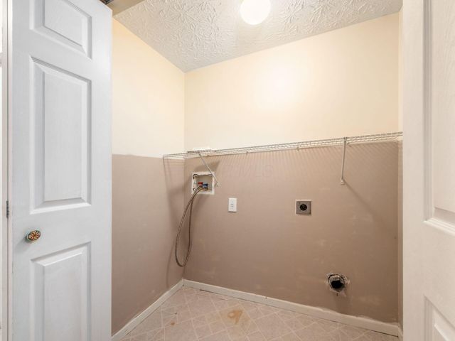 8749 Olenmead Drive, Lewis Center, OH 43035