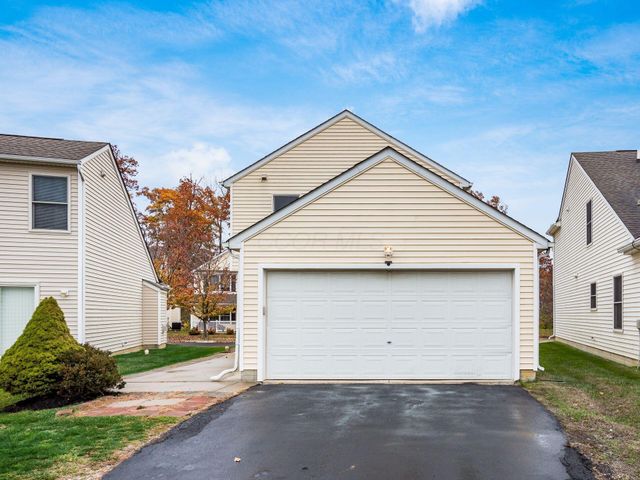 8749 Olenmead Drive, Lewis Center, OH 43035