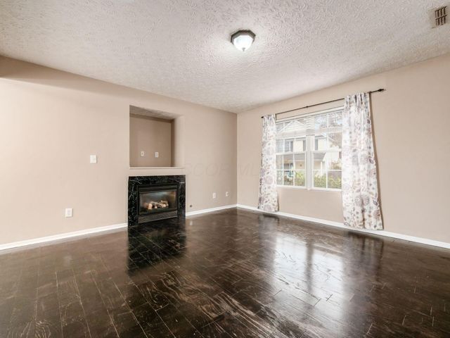 8749 Olenmead Drive, Lewis Center, OH 43035