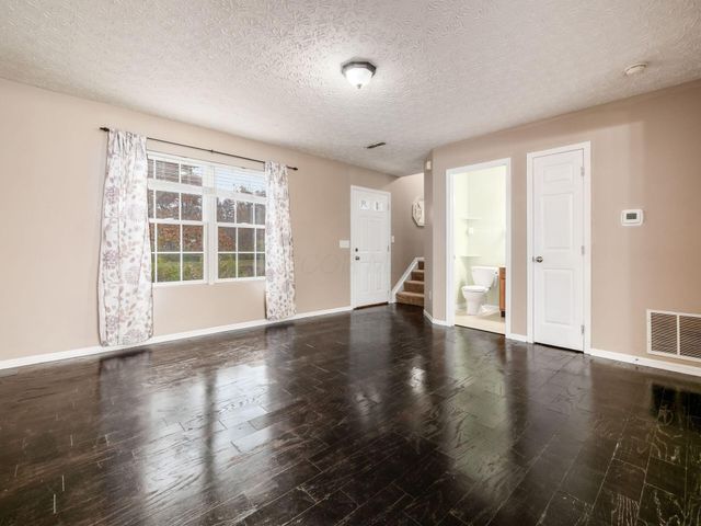 8749 Olenmead Drive, Lewis Center, OH 43035