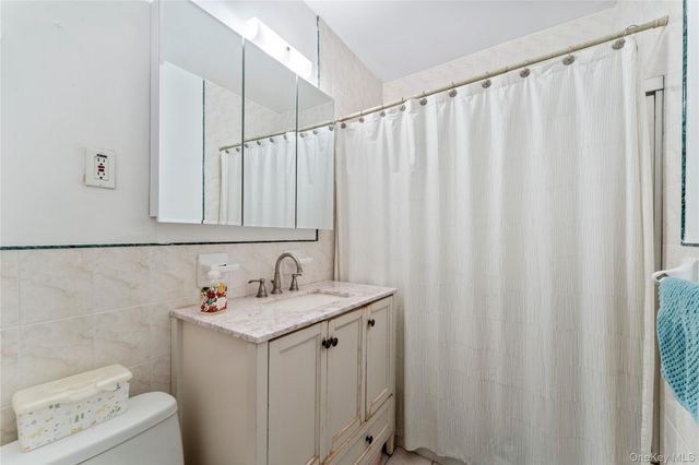 3101 42nd Street, Astoria, NY 11103