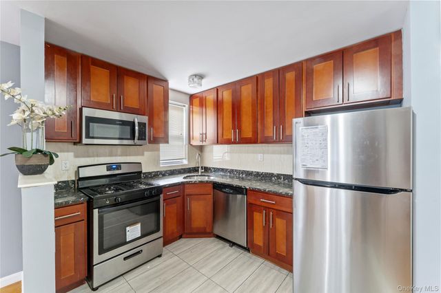 3101 42nd Street, Astoria, NY 11103