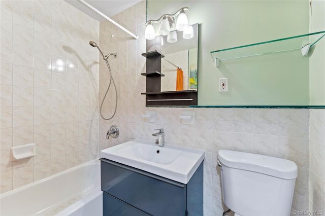 3101 42nd Street, Astoria, NY 11103