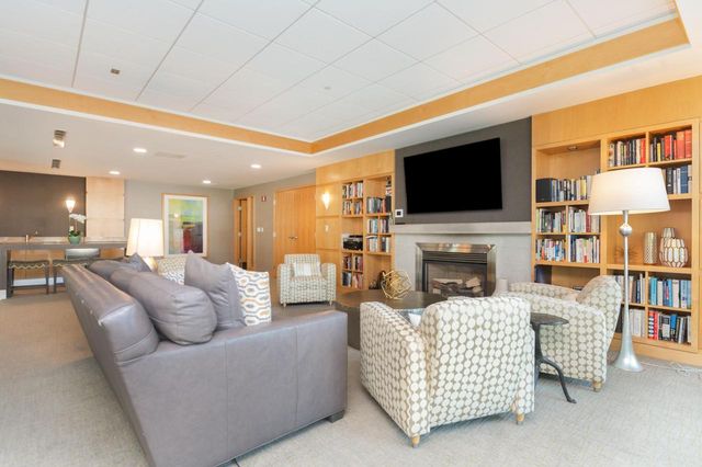 1522 N Prospect AVENUE #301, Milwaukee, WI 53202