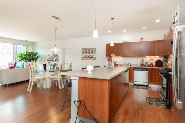 1522 N Prospect AVENUE #301, Milwaukee, WI 53202