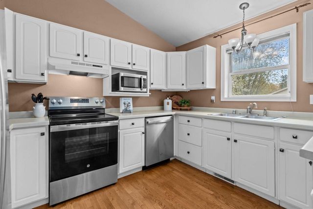 1841 S SEMINOLE ROAD, Appleton, WI 54914