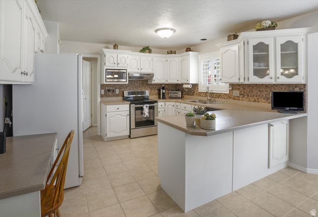 11499 S HIGH MOUNTAIN DR, Sandy, UT 84092