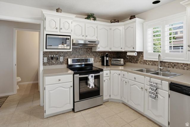11499 S HIGH MOUNTAIN DR, Sandy, UT 84092