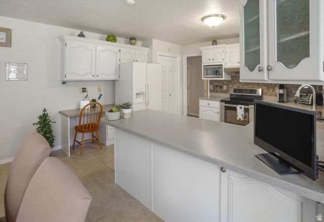 11499 S HIGH MOUNTAIN DR, Sandy, UT 84092
