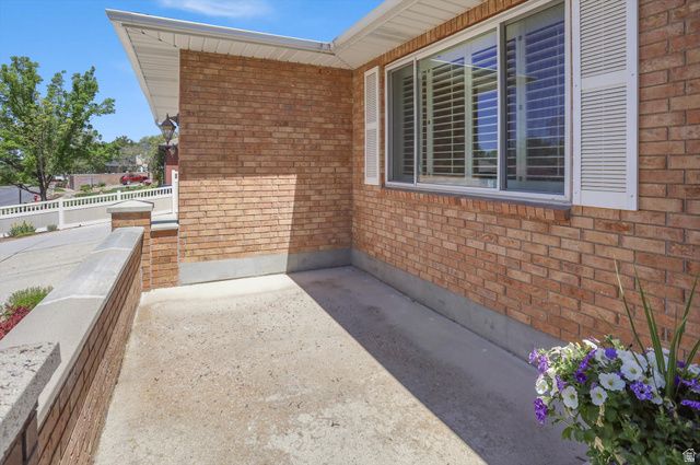 11499 S HIGH MOUNTAIN DR, Sandy, UT 84092