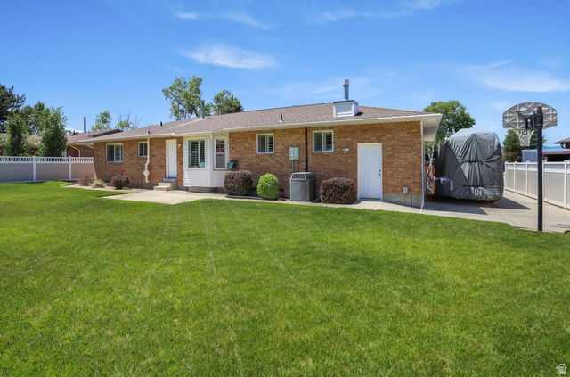 11499 S HIGH MOUNTAIN DR, Sandy, UT 84092