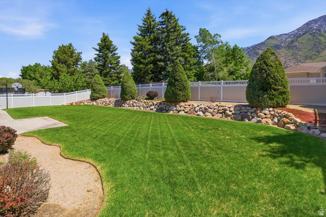 11499 S HIGH MOUNTAIN DR, Sandy, UT 84092