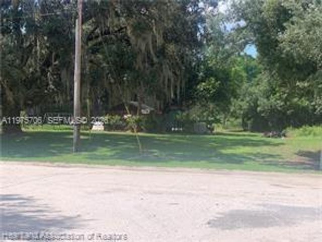 2326 W Barben Road, Avon Park, FL 33825