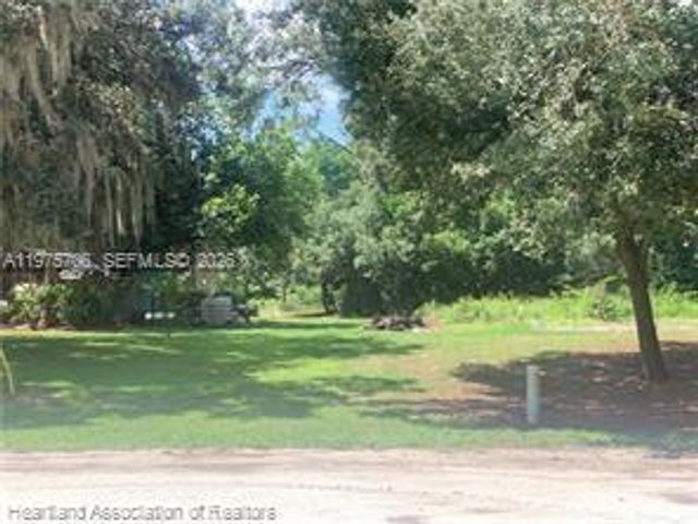 2326 W Barben Road, Avon Park, FL 33825