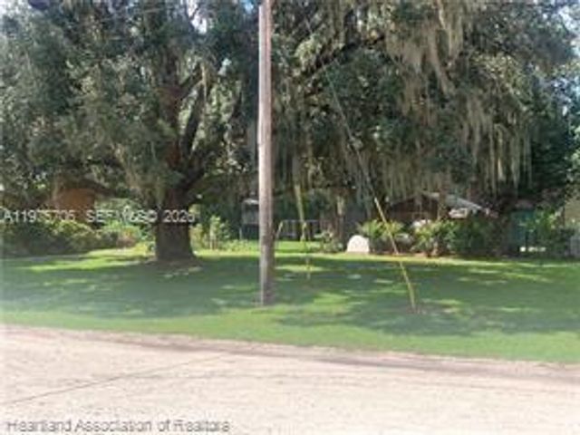 2326 W Barben Road, Avon Park, FL 33825