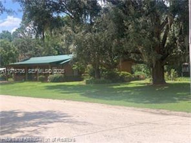 2326 W Barben Road, Avon Park, FL 33825