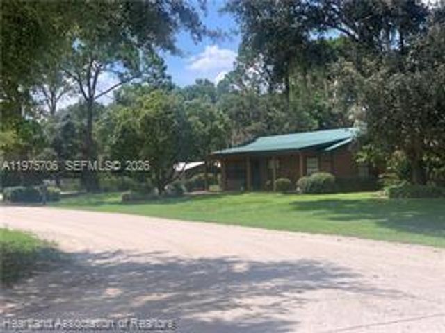 2326 W Barben Road, Avon Park, FL 33825