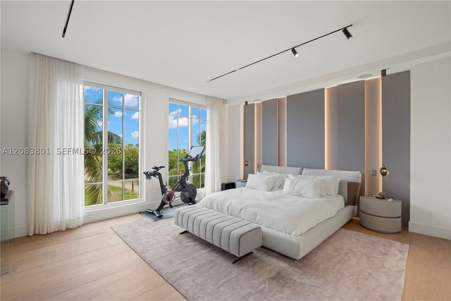 3501 N Ocean Dr V5, Hollywood, FL 33019