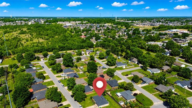 700 Ponderosa Street, Centerton, AR 72719