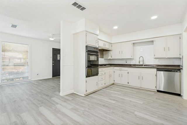 8522 Del Monte Drive, Dallas, TX 75217