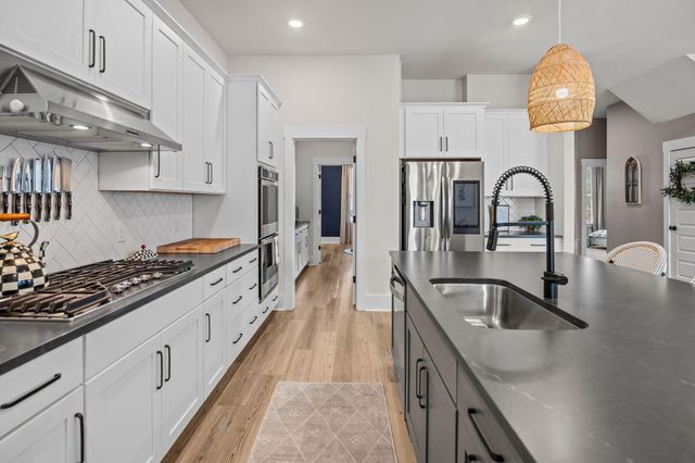 643 Blueway Avenue, Summerville, SC 29486