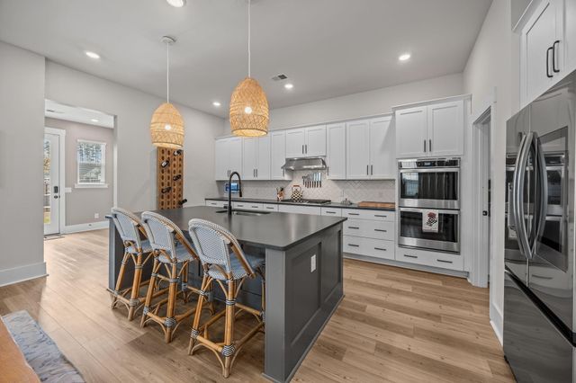 643 Blueway Avenue, Summerville, SC 29486