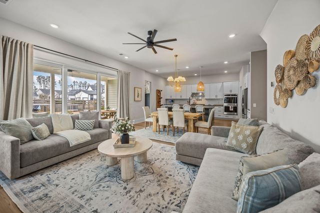 643 Blueway Avenue, Summerville, SC 29486