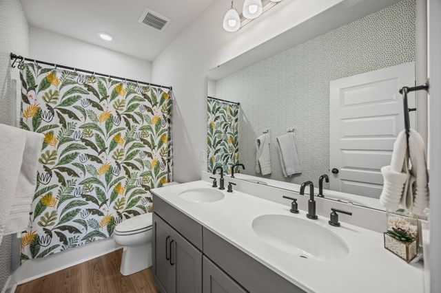 643 Blueway Avenue, Summerville, SC 29486