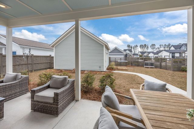 643 Blueway Avenue, Summerville, SC 29486