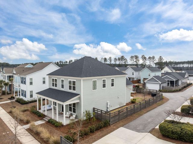 643 Blueway Avenue, Summerville, SC 29486