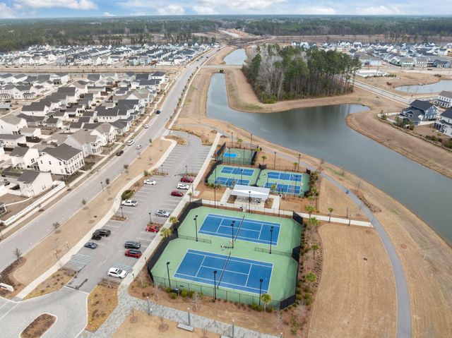 643 Blueway Avenue, Summerville, SC 29486