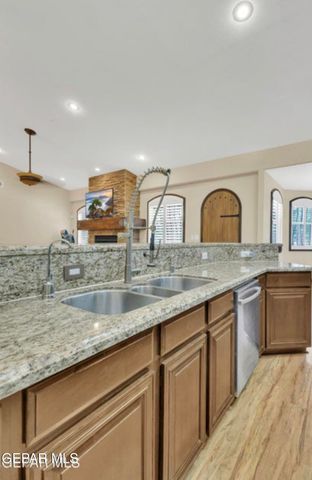 636 KEAGLE Road, Socorro, TX 79927