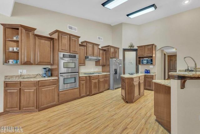 636 KEAGLE Road, Socorro, TX 79927