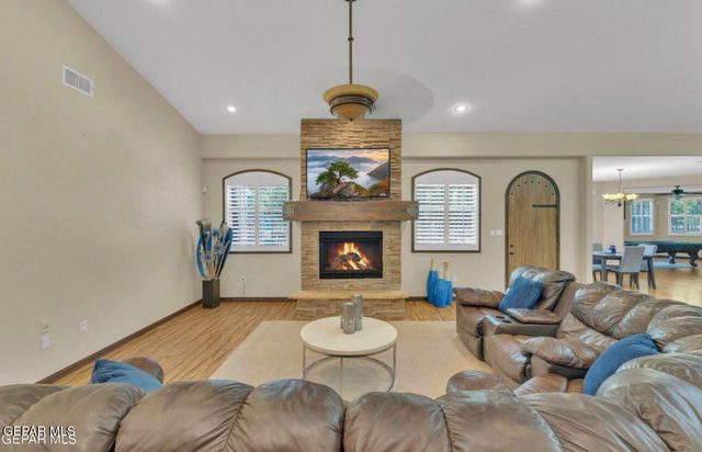 636 KEAGLE Road, Socorro, TX 79927