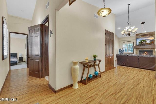 636 KEAGLE Road, Socorro, TX 79927