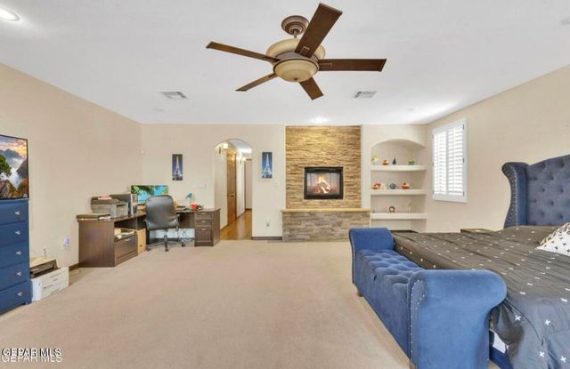 636 KEAGLE Road, Socorro, TX 79927