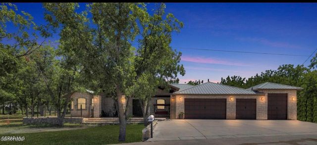 636 KEAGLE Road, Socorro, TX 79927