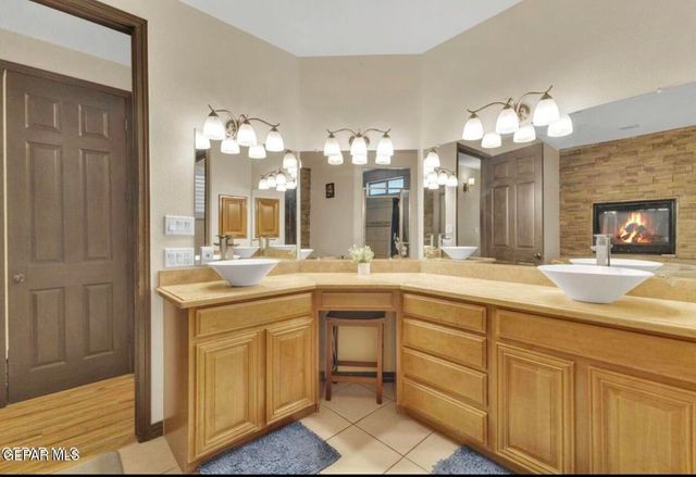 636 KEAGLE Road, Socorro, TX 79927