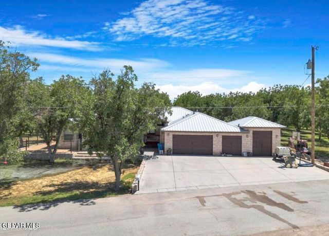 636 KEAGLE Road, Socorro, TX 79927