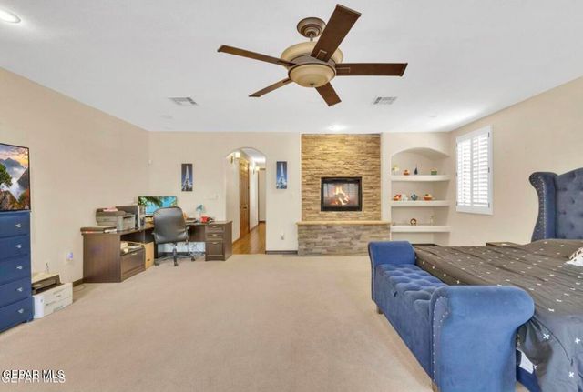 636 KEAGLE Road, Socorro, TX 79927