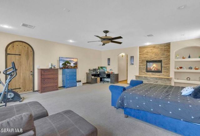 636 KEAGLE Road, Socorro, TX 79927