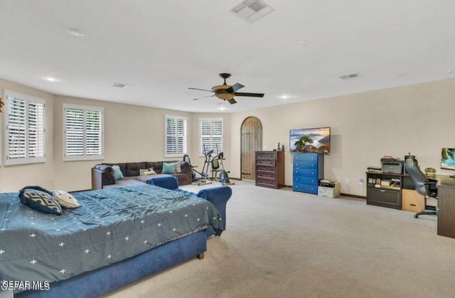 636 KEAGLE Road, Socorro, TX 79927