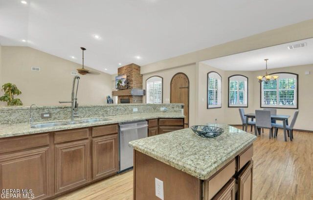 636 KEAGLE Road, Socorro, TX 79927