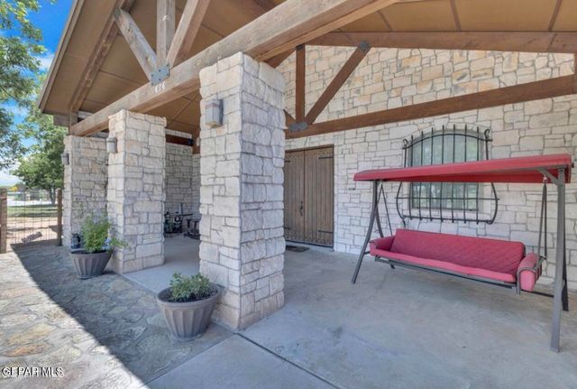 636 KEAGLE Road, Socorro, TX 79927